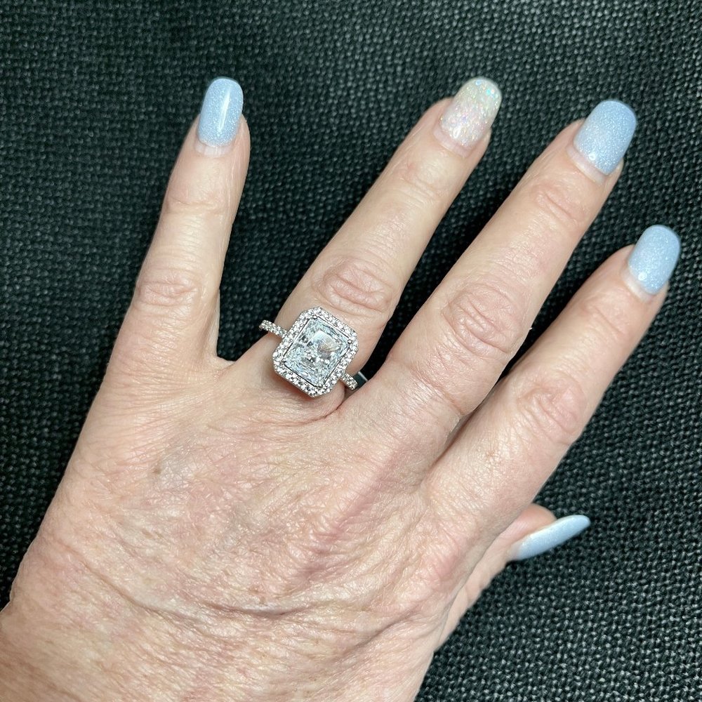 NWT Adriana Orsini  4 Carat Cubic zirconia Crystal Ring 7 - Picture 5 of 10